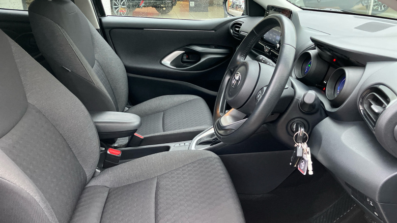 Toyota Yaris 1.5 Hybrid Design 5dr CVT Hybrid Hatchback